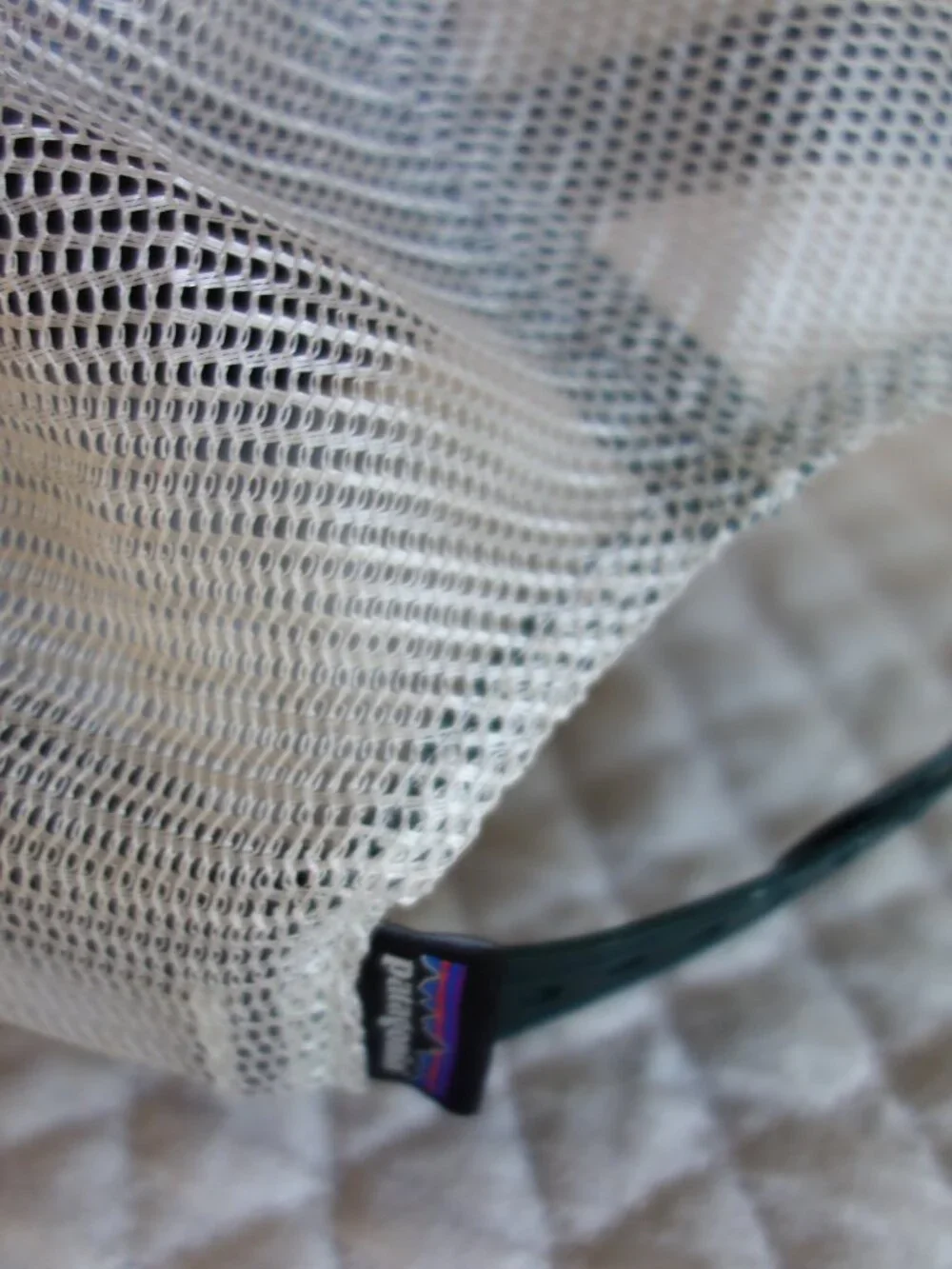 Lot of 4 PATAGONIA Snap Back Mesh Caps – olive / mauve / black / wine - Picture 9 of 13